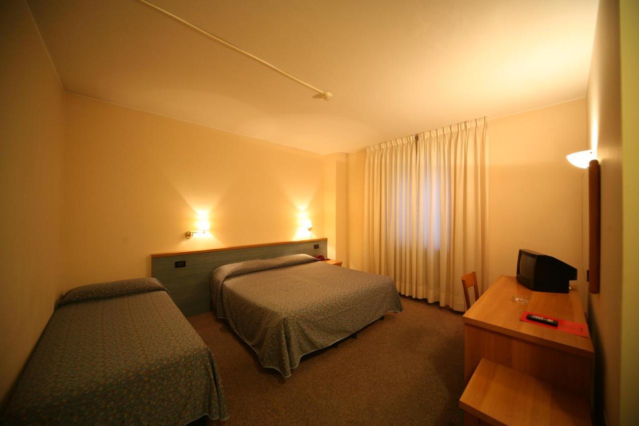 Hotel Roma 3*